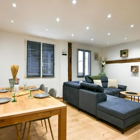 Au Duplex De Jeannala アパート セレスタ